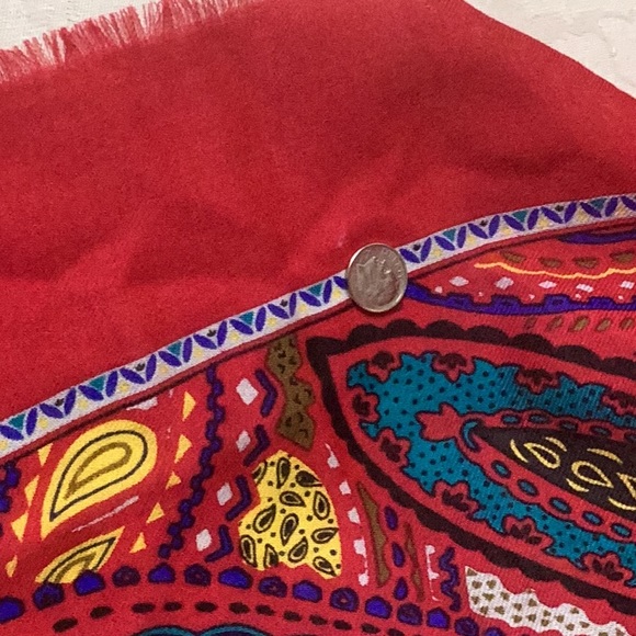 JAGO 100% lightweight wool scarf 34 inch square RED paisley print bright colors - Picture 13 of 13